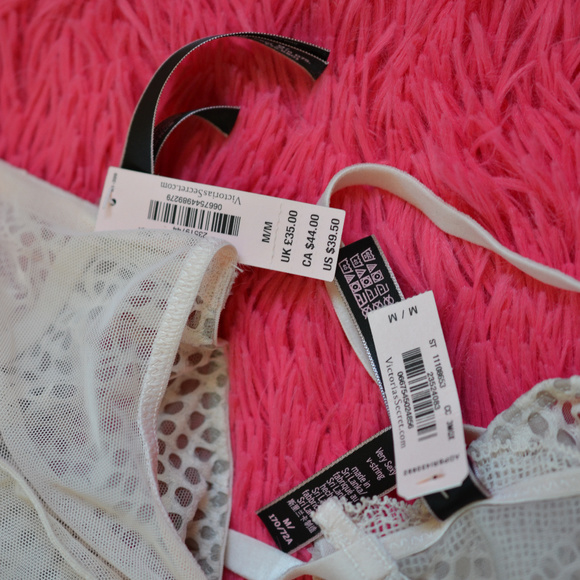 NWT SET OF 2 Victoria's Secret Bralette & V string thong panty VS pink nude gift - Picture 6 of 8